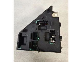 Блок предохранителей 32287002 Volvo XC90