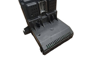 Блок предохранителей 30728542, 00005517790   Volvo V70    