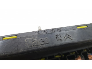 Блок предохранителей 9636079380 Citroen Xsara Picasso