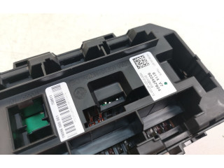 Pojistková skříňka 922487904 BMW 1 F20 F21 2012