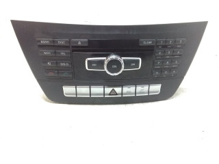 Радио/ проигрыватель CD/DVD / навигация