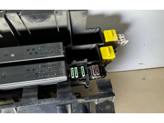 Pojistková skříňka 61131378539, 1378539 BMW 5 E34 1994