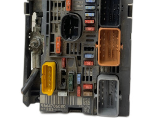Блок предохранителей  9664706080, R03   Peugeot Expert    
