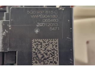 Блок предохранителей 5Q0937615C Skoda Octavia Mk3 (5E)