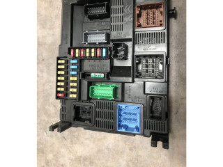 Блок предохранителей  1617304880, 1617304880   Peugeot 2008 I    