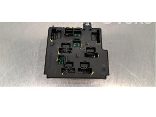 Блок предохранителей  32212299   Volvo XC90    