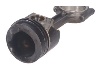 Шатун 04L105401A Skoda Superb B8 (3V)