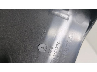 Другая деталь салона