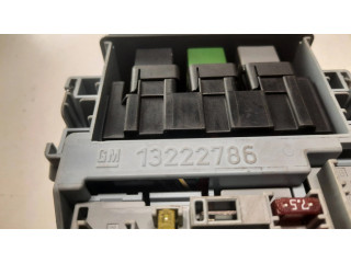 Pojistková skříňka 13222786 Chevrolet Cruze 2010