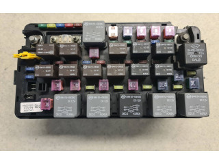 Блок предохранителей 8231009120, 06C28N SsangYong Kyron