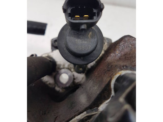 Vstřikovací čerpadlo 8689590, 047114   Volvo V70    d5244t 