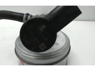 Топливная рампа 04l089b   Audi A3 S3 8V  