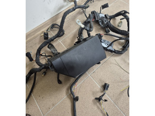 Блок предохранителей 32331868, 32301428 Volvo XC40