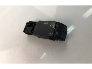 Подрулевой переключатель 8200850420 Dacia Sandero