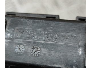 Pojistková skříňka 7154713830, 24382EG002 Nissan Juke II F16 2019