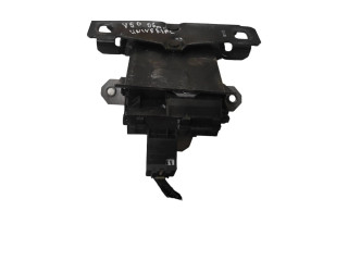 Zámek zadních dveří Volvo V50 2006