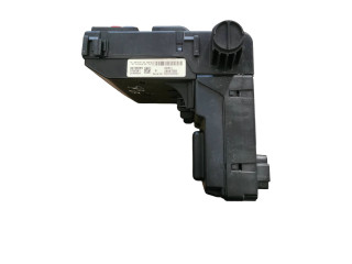 Блок предохранителей 30786889, 28087583 Volvo S60