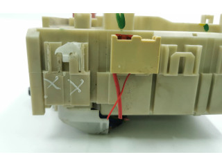 Pojistková skříňka 8273005680, 291712B29 Toyota Avensis T270 2012