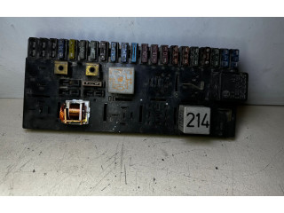 Блок предохранителей 443941822A, 443941822 Audi 80 90 B3