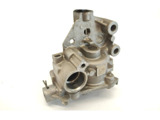 Масляный насос  m9r 8200345633  Renault Trafic II (X83) 