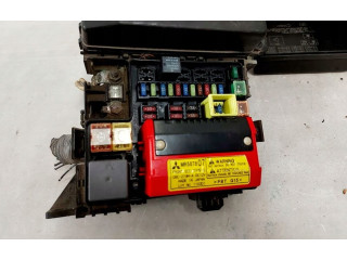 Ящик предохранителей (комплект) MR587807 Mitsubishi Endeavor