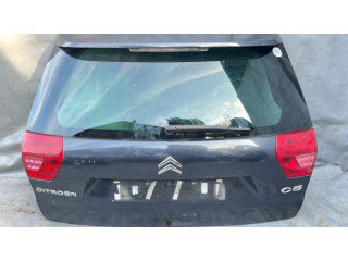 Задняя крышка (багажника)