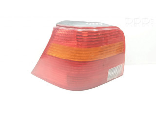 Задний фонарь левый 1J6945096R, 2565    Volkswagen Golf IV   1998-2005 года