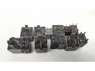 Блок предохранителей 13255300, 529050199 Chevrolet Orlando