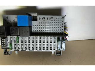   Pojistková skříňka 90240092, 90240665   Opel Astra F 1994