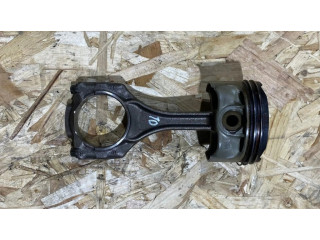 Píst 784323704, 111213684 BMW 5 F10 F11 pro benzínový motor 4.4