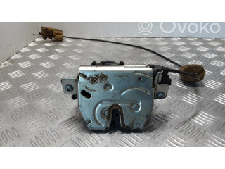 Замок задней крышки