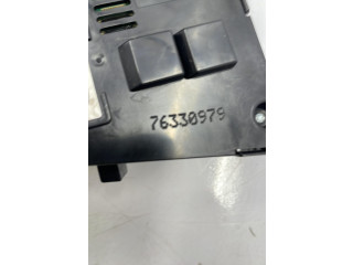 Радио/ проигрыватель CD/DVD / навигация