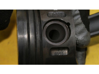 Píst Mercedes-Benz C W203