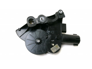 Притягиватель задней крышки