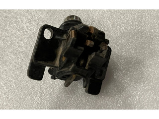 Замок багажника     Mercedes-Benz 190 W201 1982 - 1993 года