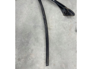 Уплотнительная резина (у стекла)    Audi A6 S6 C7 4G      