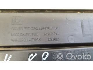 Нижняя решётка (из трех частей) Chevrolet Spark  96687211      