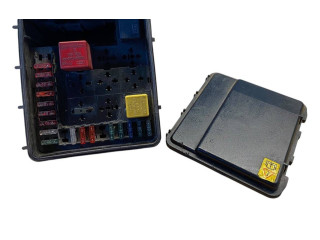 Блок предохранителей 83BG14A076AC   Ford Sierra    