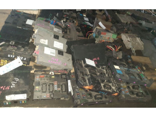 Pojistková skříňka 357937039 Volkswagen Vento 1992