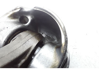 Поршень с шатуном D4204T5 82L175 Volvo S60