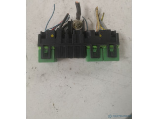 Pojistková skříňka Peugeot 307 CC 2002