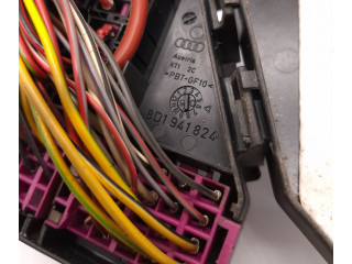 Блок предохранителей 8D1941824 Skoda Octavia Mk1 (1U)