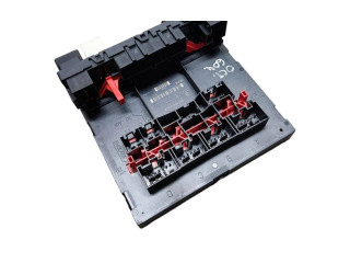 Блок предохранителей 3C0937049E, 28022870   Skoda Octavia Mk2 (1Z)    