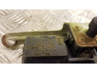 Моторчик стеклоочистителя 4240545, 0390206935 Saab 900