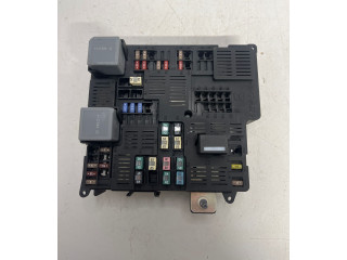 Блок предохранителей 31676132   Volvo XC90    