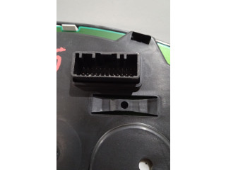 Панель приборов    Dacia Logan I       