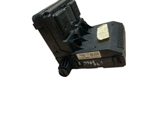 Блок предохранителей 30765149, 00005989758   Volvo V70    