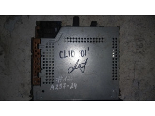 Радио/ проигрыватель CD/DVD / навигация