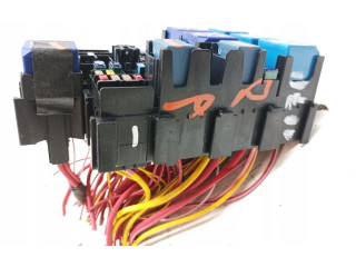 Блок предохранителей 252367589T Dacia Sandero III