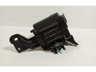 Блок предохранителей Peugeot 2008 I